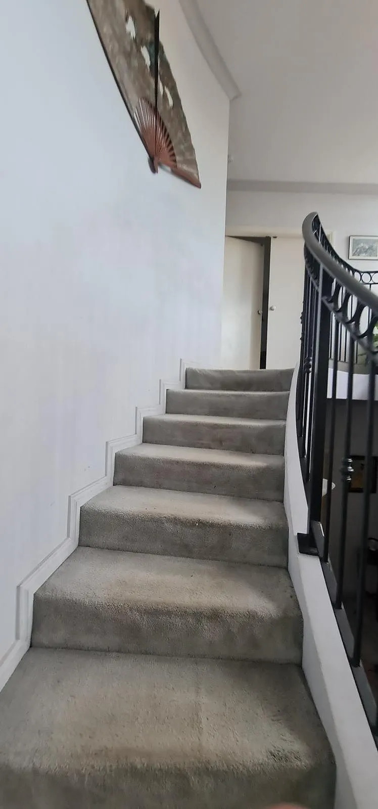 Staircase walls in a clean white finish